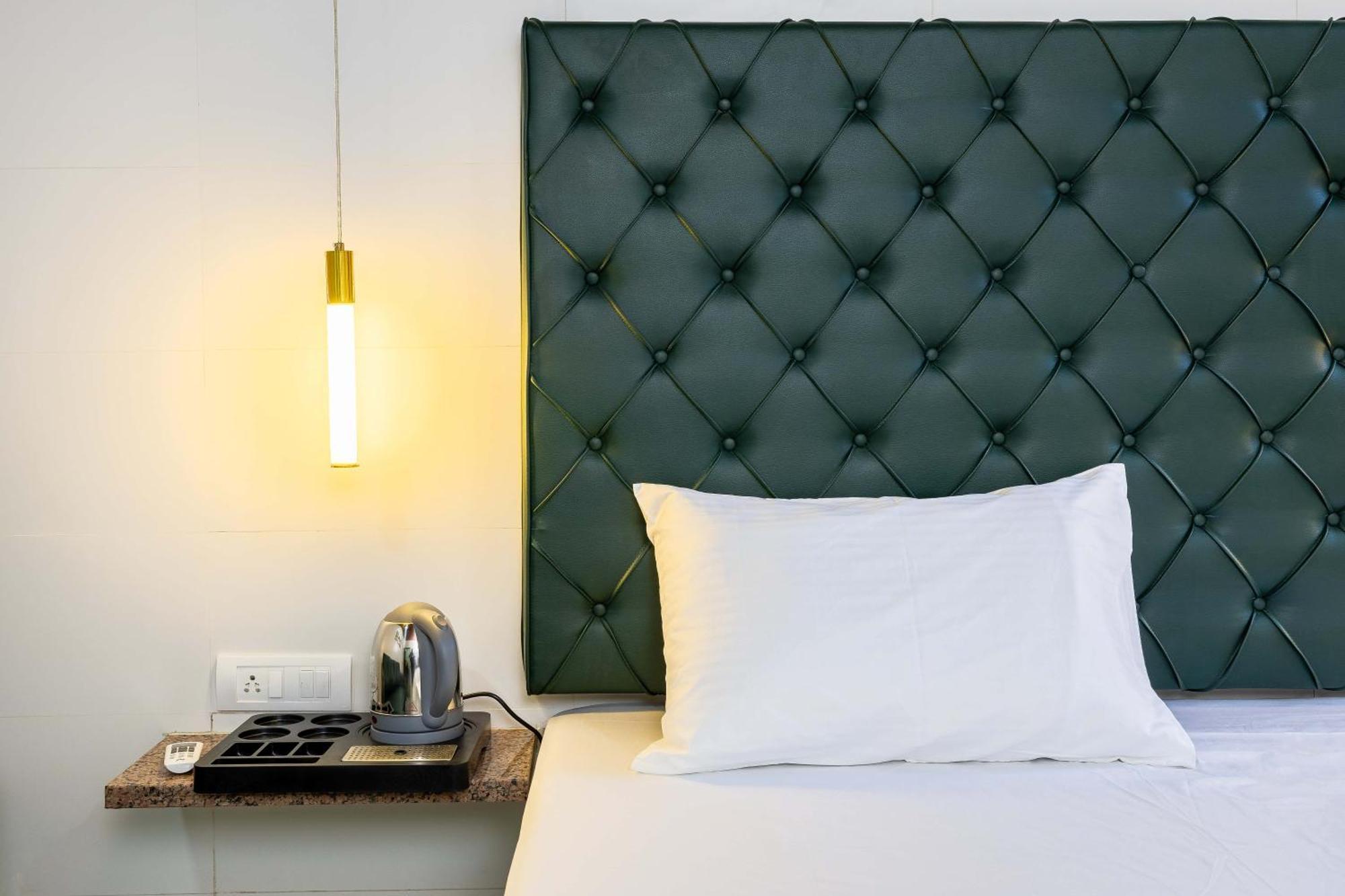 Coco Bliss By Mauli Stays Manor Ngoại thất bức ảnh