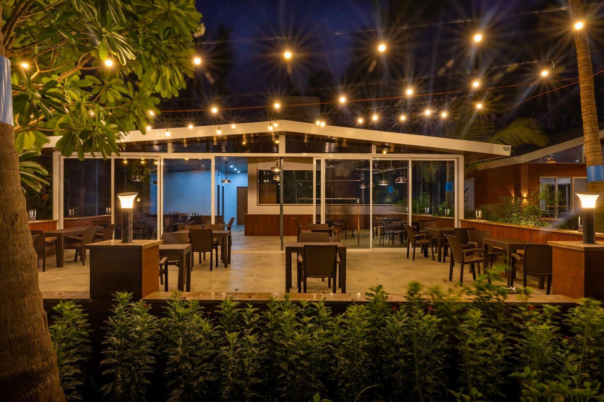 Coco Bliss By Mauli Stays Manor Ngoại thất bức ảnh